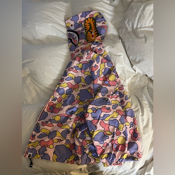 A BATHING APE®
Pastel camouflage-print hooded jacket - Picture 3 of 9